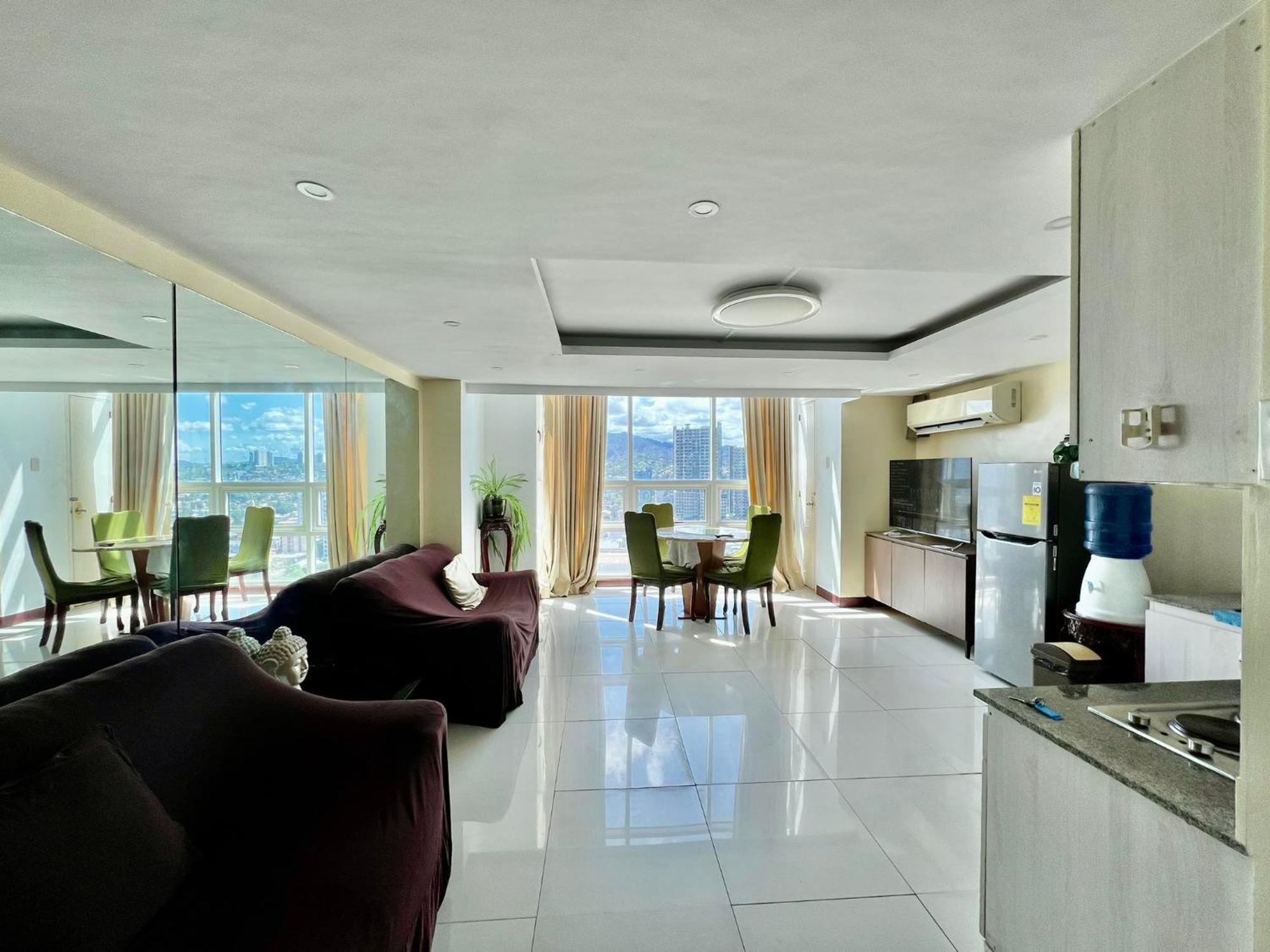 2 Bedroom Condo Unit With City And Mountain View Cebu Stadt Exterior foto